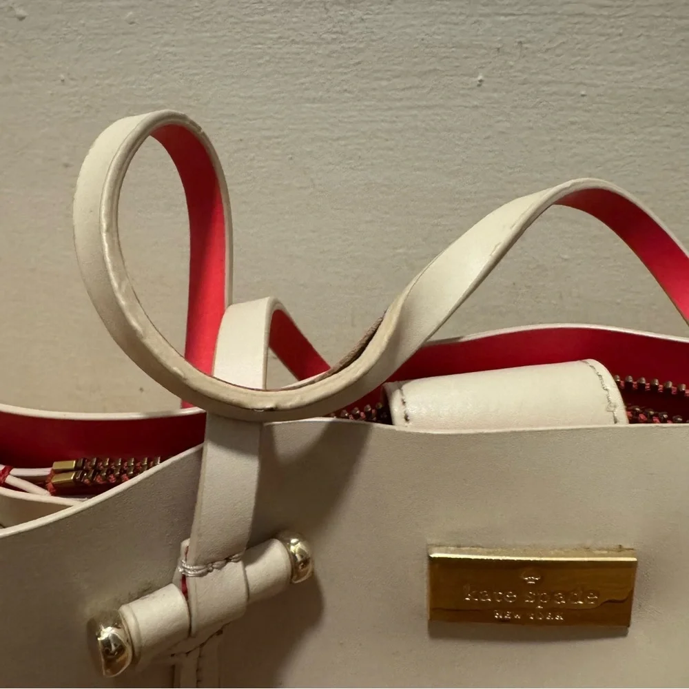 Kate Spade‎ Beige and Red Satchel